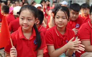 Học sinh Hà Nội tựu trường sớm 1 tuần trước ngày khai giảng