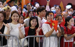 "Biển người" nô nức xem sơ duyệt diễu binh, diễu hành kỷ niệm 80 năm Quốc khánh