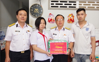 Học viện Hải quân động viên con đỡ đầu trước thềm năm học mới