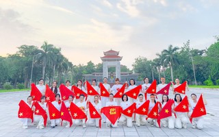 Màn dân vũ đặc sắc của phụ nữ Bắc Ninh chào mừng Quốc khánh 2/9