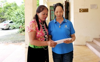 Gần 3 thập kỷ gắn bó với công tác phụ nữ và y tế thôn bản