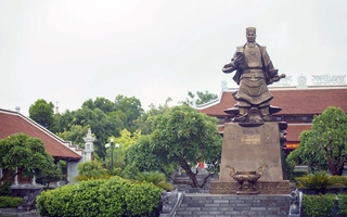 Đền thờ, Tượng đài Lý Thường Kiệt bên dòng Như Nguyệt lịch sử