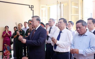 Tổng Bí thư Tô Lâm dâng hương tại Di tích số 48 Hàng Ngang
