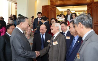 Tổng Bí thư Tô Lâm gặp mặt đại biểu trí thức, nhà khoa học, văn nghệ sỹ