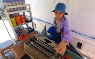 Người phụ nữ đánh máy chữ cuối cùng ở phố biển Nha Trang