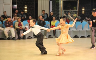 Lần đầu thi dancesport, con trai 4 tuổi của Khánh Thi - Phan Hiển giành giải Bạc