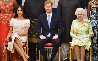 Vợ chồng Hoàng tử Harry muốn rút khỏi cuộc sống Hoàng gia: Nữ hoàng Anh triệu tập họp gấp