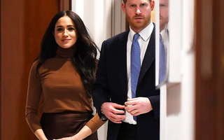 Nữ hoàng Anh ủng hộ vợ chồng Hoàng tử Harry có "cuộc sống mới"