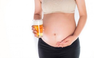 Nếu mẹ say rượu vài giờ thì thai nhi có thể "li bì" đến vài ngày.