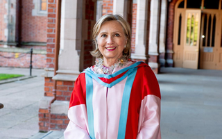Cựu Ngoại trưởng Mỹ Hillary Clinton làm hiệu trưởng trường đại học