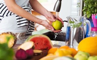 4 cách đơn giản giúp loại bỏ hóa chất trong trái cây ngày Tết 