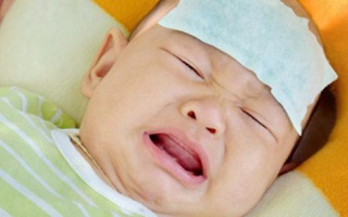 Trẻ sơ sinh bao nhiêu độ là sốt?