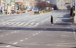Thành phố Daegu như "đứng hình" trong tâm điểm dịch SARS-CoV-2