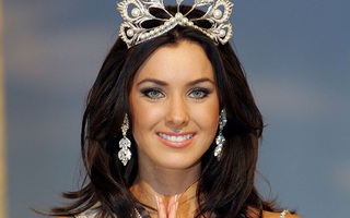 Hoa hậu Hoàn vũ 2005 làm giám khảo Miss Charm 2020