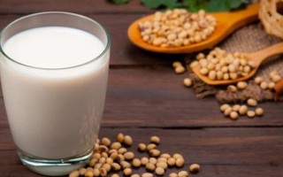 8 trường hợp không nên uống sữa đậu nành 
kẻo sức khỏe xuống dốc không phanh