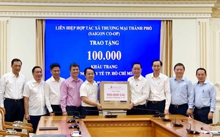 Saigon Co.op trao tặng 100.000 khẩu trang cho ngành Y tế TPHCM