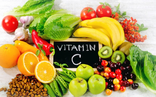 Sống an toàn trong mùa dịch COVID-19: Không tự ý uống thuốc, bổ sung vitamin C và nói không với hàng quán