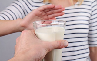Tiêu chảy không dung nạp lactose là gì? Nguyên nhân, dấu hiệu và cách điều trị bệnh