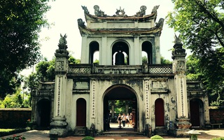 Nhiều di tích tại Hà Nội tạm dừng đón khách