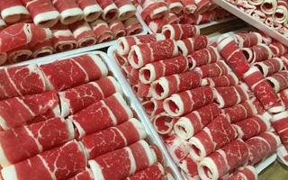 Thịt ở chợ tăng chóng mặt, thịt nhập khẩu giá rẻ "tràn ngập" online