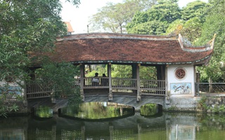 Có một cây cầu ngói cổ ở ngay Hà Nội