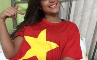 Hoa hậu hoàn vũ Dominica mặc áo cờ đỏ sao vàng