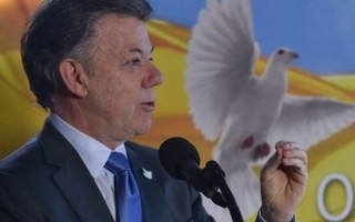 Nobel Hòa bình 2016 trao cho người chấm dứt cuộc chiến ở Colombia