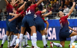 Những pha ăn mừng 'đúng chất' phái đẹp tại World Cup nữ