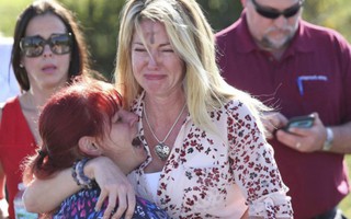 17 người thiệt mạng trong vụ xả súng vào trường học ở Mỹ