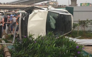 Hà Nội: Nhầm chân ga, nữ tài xế ô tô gây tai nạn liên hoàn