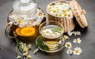 11 tác dụng của trà hoa cúc đối với sức khỏe