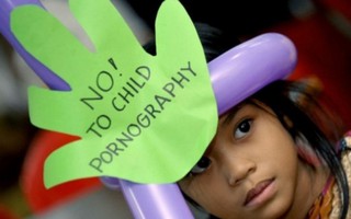 Philippines: Nóng bỏng tình trạng xâm hại tình dục trẻ em online