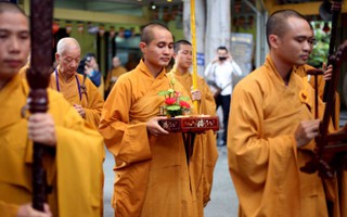 Cầu siêu cho nạn nhân tử vong vì tai nạn giao thông tại chùa Vĩnh Nghi