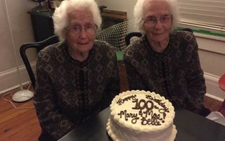 Cặp song sinh 100 năm chưa bao giờ xa nhau
