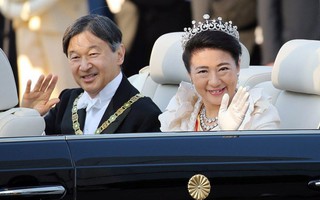 Nhật hoàng Naruhito và Hoàng hậu Masako diễu hành sau đăng quang