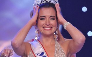 Hoa hậu Quý bà Thế giới chấm thi Mrs Vietnam World 2016