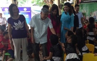 Nguyên TBT Lê Khả Phiêu thăm Trung tâm nhân đạo Quê Hương