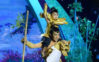 Bé 5 tuổi Thanh Ngọc hóa thành Thánh Gióng nhận 'mưa' lời khen