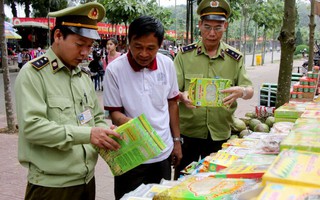 Lễ hội Đền Hùng: 2 số đường dây nóng để du khách phản ánh về an toàn thực phẩm 