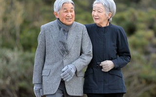 60 năm chung sống với người vợ thường dân của Nhật hoàng Akihito