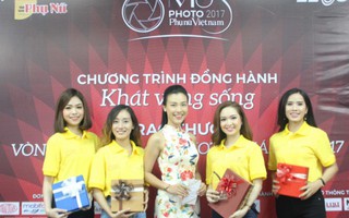 Trao thưởng cho 6 thí sinh đầu tiên vào Chung khảo Miss Photo 2017