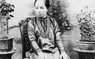 Độc đáo nữ trang của phụ nữ Sài Gòn xưa
