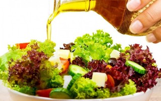 10 loại dầu ăn tốt nhất để pha chế nước sốt trộn salad