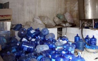 Công khai danh tính 10 cơ sở sản xuất nước đóng chai mất vệ sinh