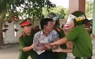 Quảng Bình: Khởi tố người đàn ông nhốt 3 con nhỏ đòi tự thiêu