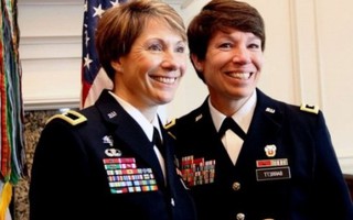 Tự hào cặp chị em đầu tiên trở thành nữ tướng trong quân đội Mỹ