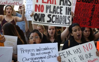 Mỹ: Trường học nguy hiểm hơn chiến trường