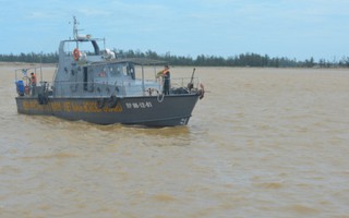 Tạm ngừng tìm kiếm 2 thuyền viên còn lại vụ tàu chìm ở Nghệ An