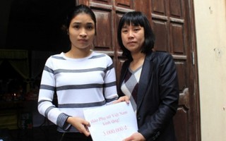Báo PNVN hỗ trợ gia đình nạn nhân vụ tai nạn ở Long Biên