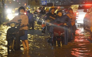 Người Sài Gòn sợ… trời mưa